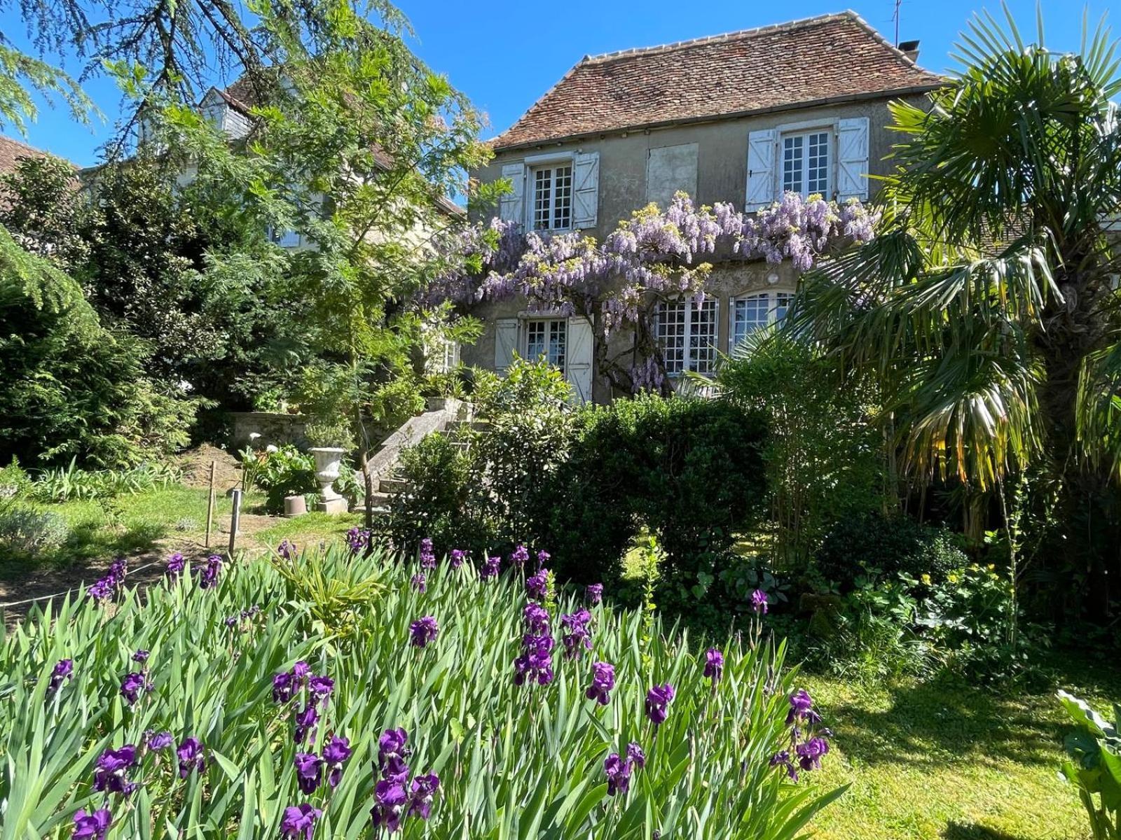 Jardin Des Remparts Bed and Breakfast Orthez Eksteriør billede