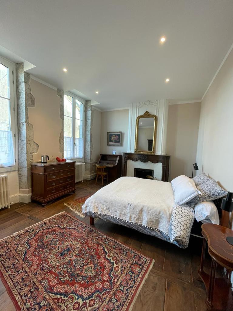 Jardin Des Remparts Bed and Breakfast Orthez Eksteriør billede