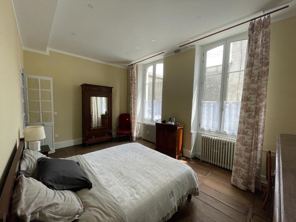 Jardin Des Remparts Bed and Breakfast Orthez Eksteriør billede